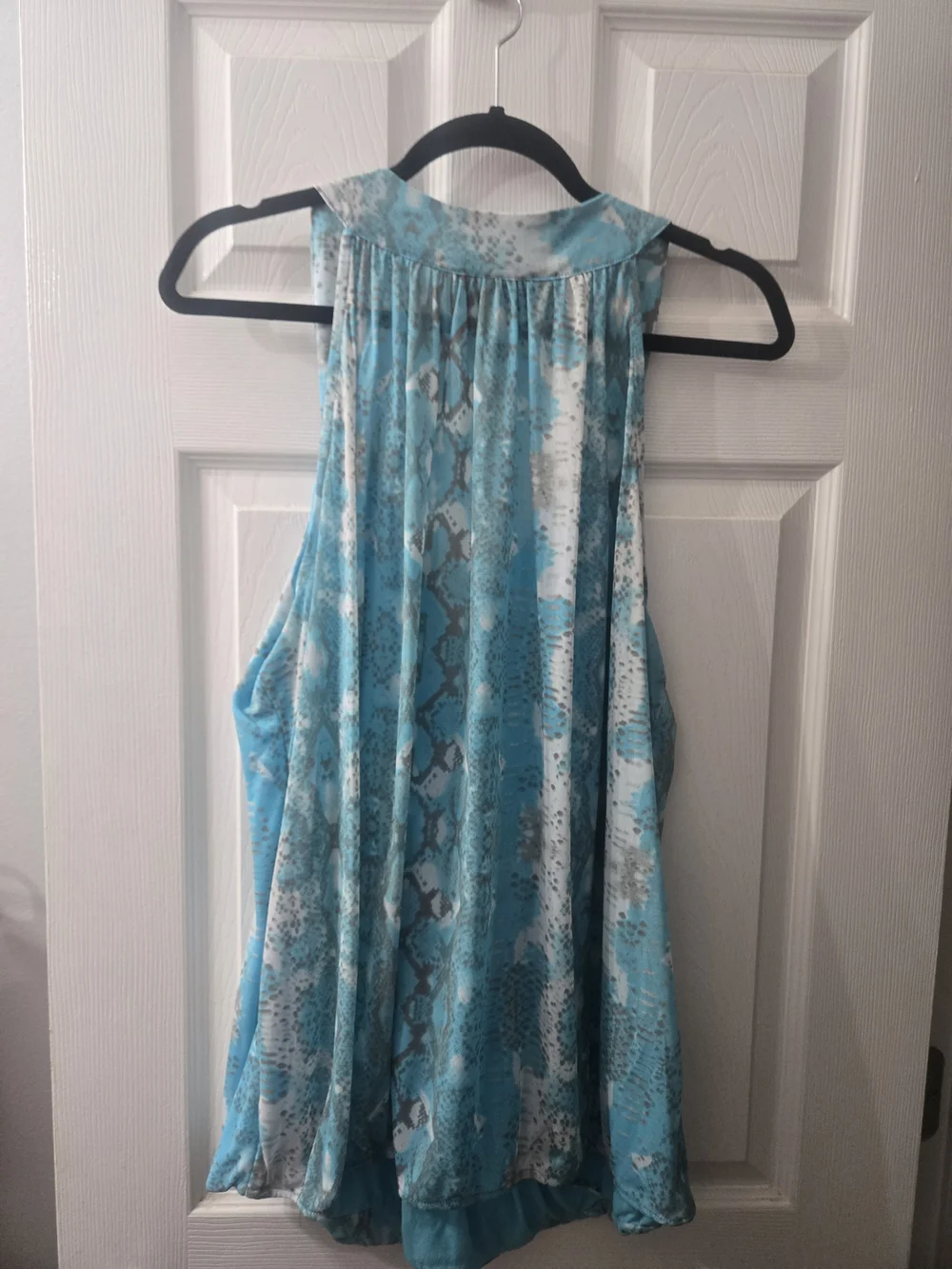 INC International Concepts Turquoise and Gray Snake-Print Sleeveless Tank - Picture 2 of 4